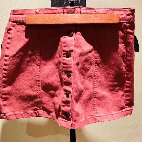 Forever 21 Dark Blush Pink Denim Button Skirt - Picture 2 of 6